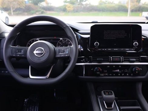 New 2025 Nissan Pathfinder SV image 22