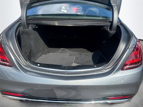 Used 2020 Mercedes-Benz S 560 Sedan image 31