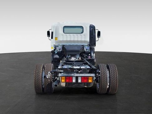 New 2025 Chevrolet Low Cab Forward image 6