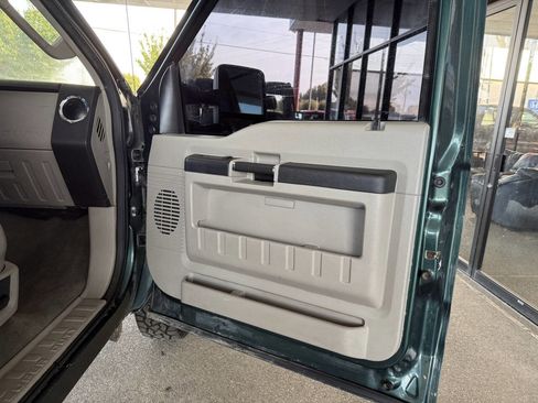 Used 2010 Ford F350 Lariat image 12