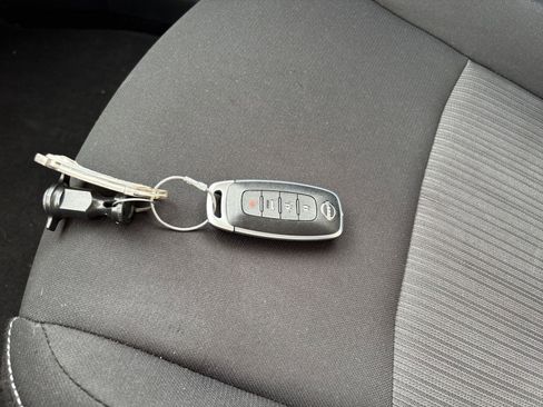 Used 2025 Nissan Sentra SV FWD image 21