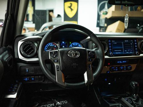 Used 2021 Toyota Tacoma SR5 image 15