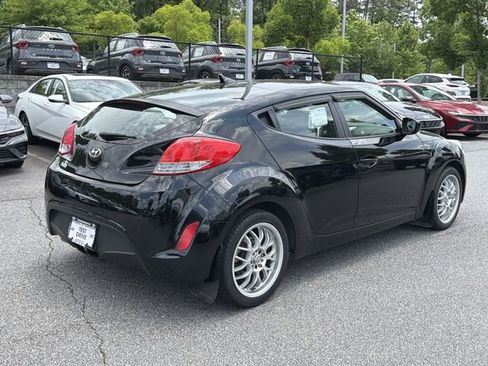 Used 2013 Hyundai Veloster FWD image 7