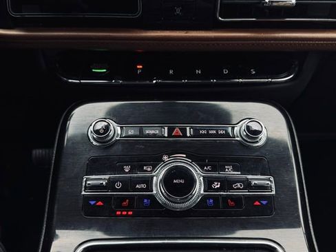 Certified 2023 Lincoln Nautilus Reserve image 32