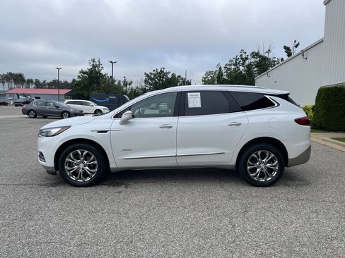 Used 2019 Buick Enclave Avenir w/ Avenir Technology Package AWD/4WD image 6