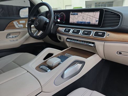 Used 2024 Mercedes-Benz GLS 450 4MATIC w/ AMG Line Exterior image 19