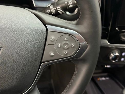 Used 2023 Chevrolet Traverse RS image 18