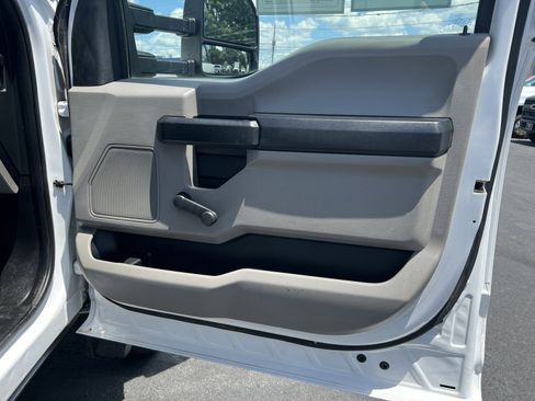 Used 2017 Ford F450 XL w/ Snow Plow Prep Package image 13