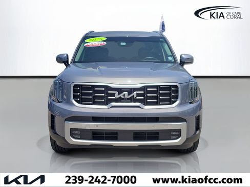 Certified 2025 Kia Telluride SX w/ SX Captain's Chair Package FWD image 2