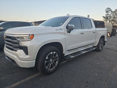 Used 2022 Chevrolet Silverado 1500 High Country w/ Technology Package image 1
