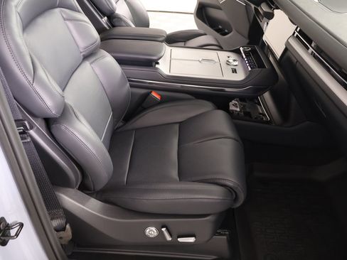 New 2025 Lincoln Navigator Reserve w/ Jet Appearance Package AWD/4WD image 15