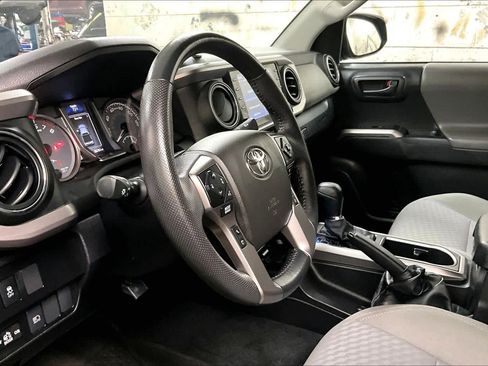 Certified 2022 Toyota Tacoma SR5 image 15
