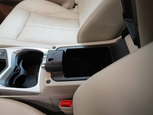 Used 2012 Cadillac SRX Luxury image 22