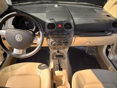 Used 2008 Volkswagen Beetle SE image 7