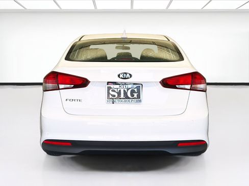 Used 2018 Kia Forte LX FWD image 5