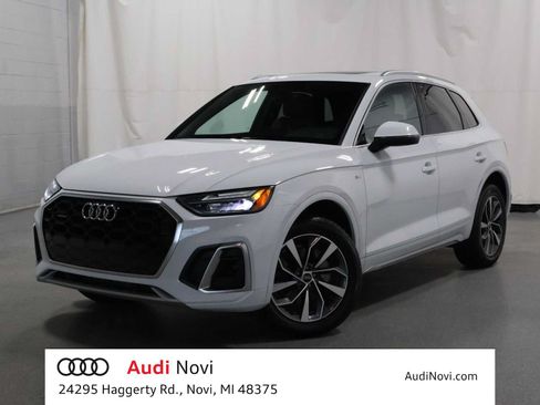 Used 2024 Audi Q5 2.0T Premium w/ Convenience Package AWD/4WD image 1