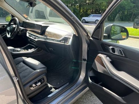 Used 2025 BMW X7 xDrive40i AWD/4WD image 10