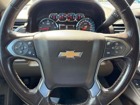 Used 2019 Chevrolet Suburban LT w/ Luxury Package AWD/4WD image 32