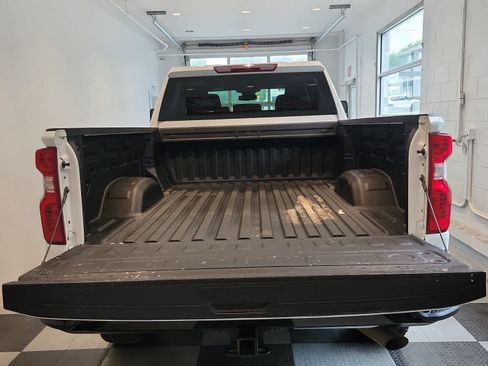 Used 2024 Chevrolet Silverado 2500 Custom w/ Custom Value Package AWD/4WD image 10