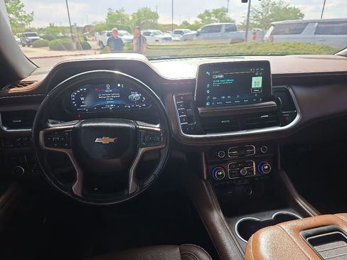 Used 2022 Chevrolet Tahoe High Country AWD/4WD image 16