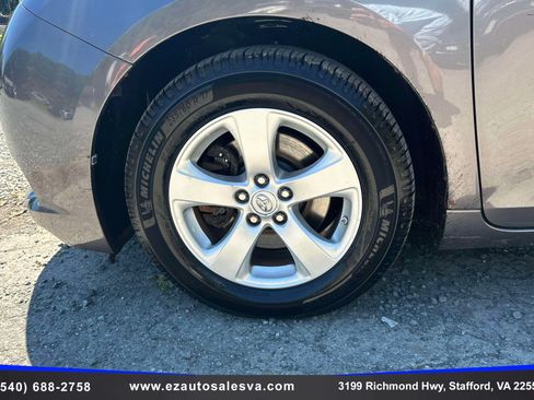 Used 2015 Toyota Sienna LE FWD image 10