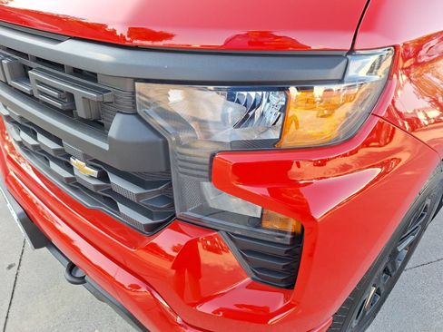 Used 2026 Chevrolet Silverado 1500 Custom RWD image 10