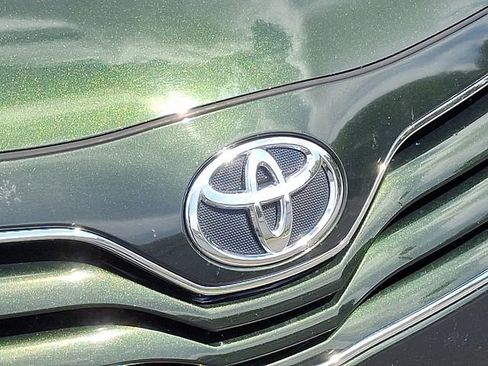 Used 2010 Toyota Camry LE FWD image 26