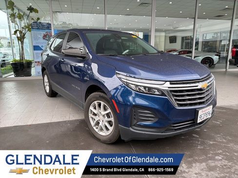 Used 2023 Chevrolet Equinox LS image 1