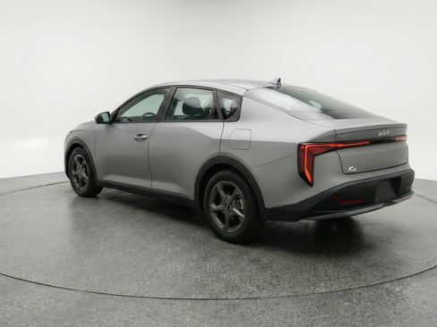 Used 2025 Kia K4 LXS image 6