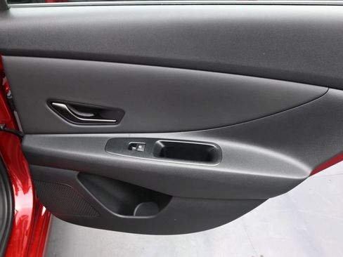 Certified 2025 Hyundai Elantra Sport image 11