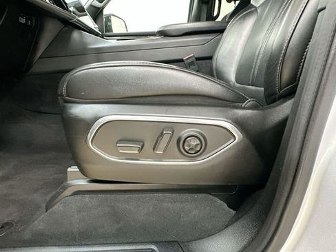 Used 2024 Jeep Wagoneer 4WD w/ Premium Group I image 15