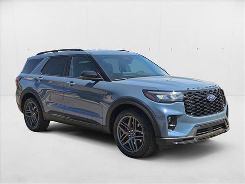 New 2025 Ford Explorer ST image 8