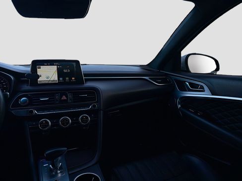 Used 2019 Genesis G70 2.0T Advanced w/ Dynamic Package image 21