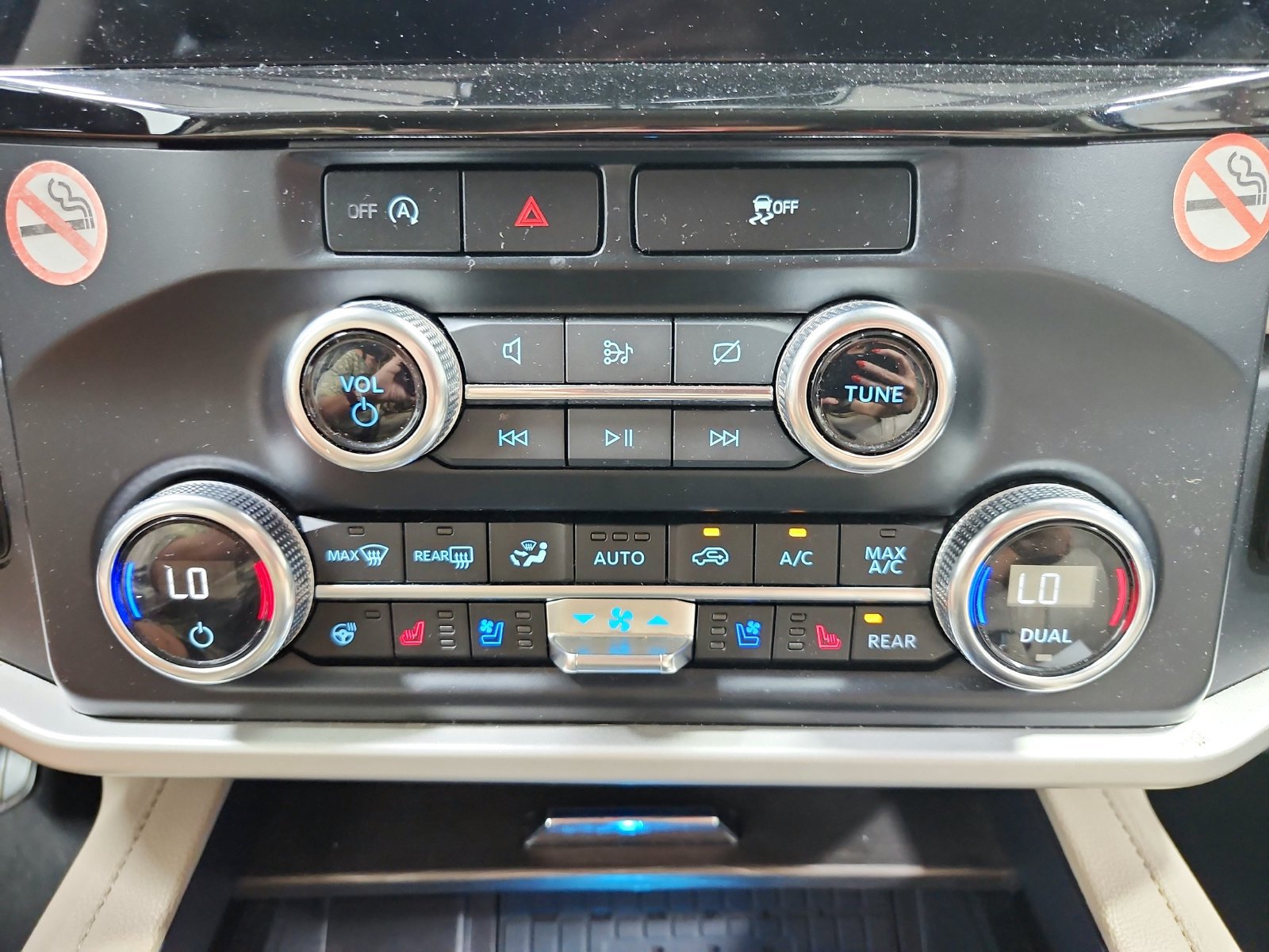 Used 2024 Ford Expedition Limited RWD image 19
