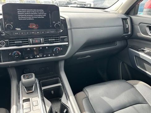 Used 2023 Nissan Pathfinder SL w/ SL Premium Package AWD/4WD image 16