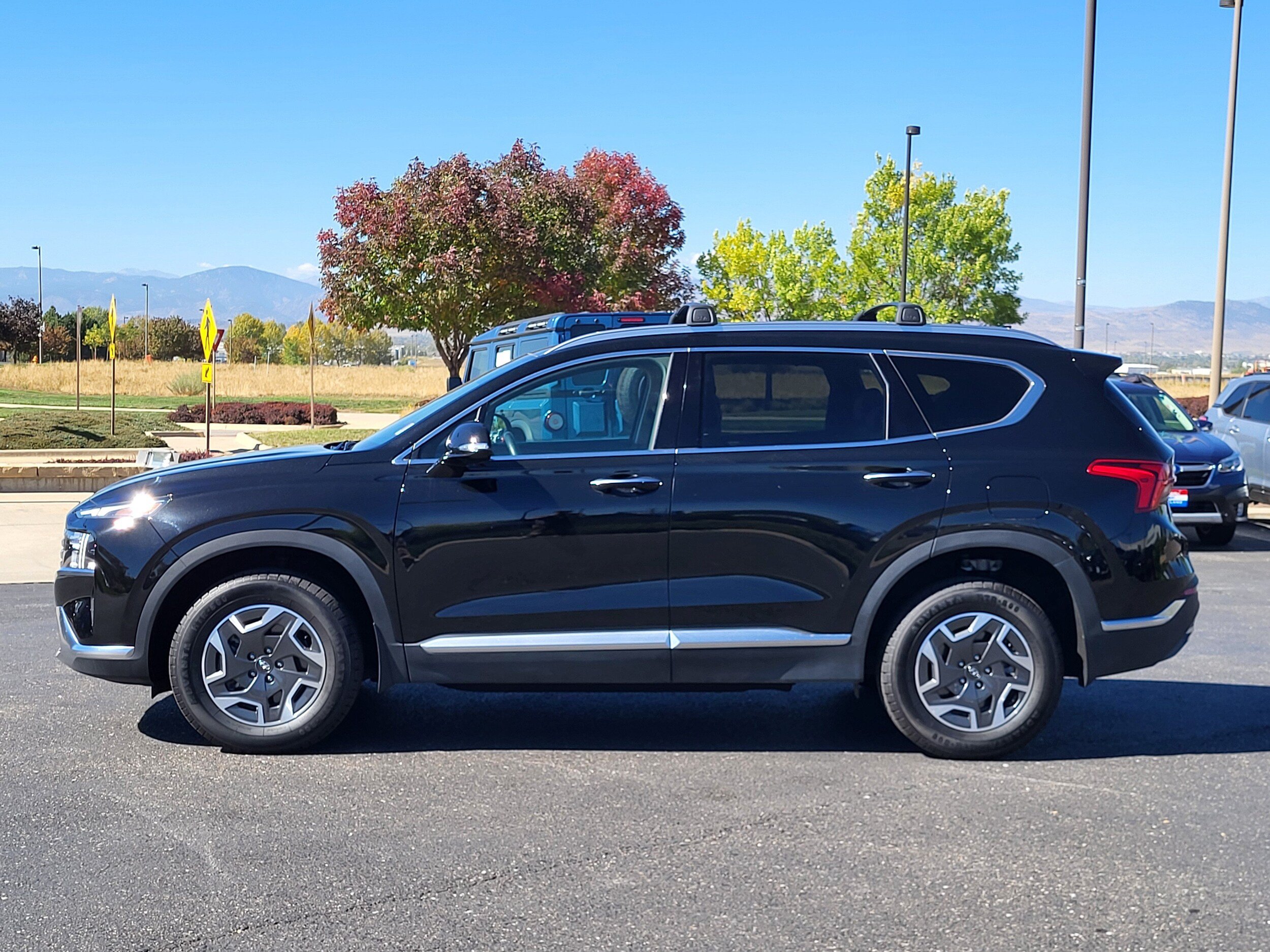 Used 2023 Hyundai Santa Fe Blue AWD/4WD image 5
