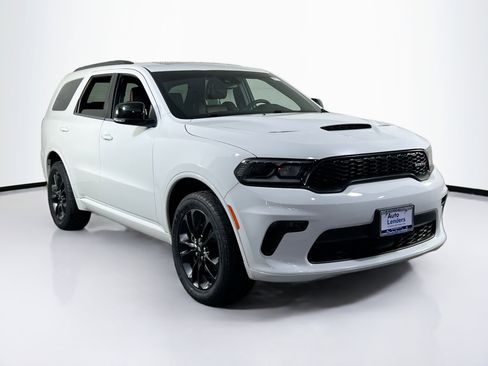 Used 2023 Dodge Durango GT image 3