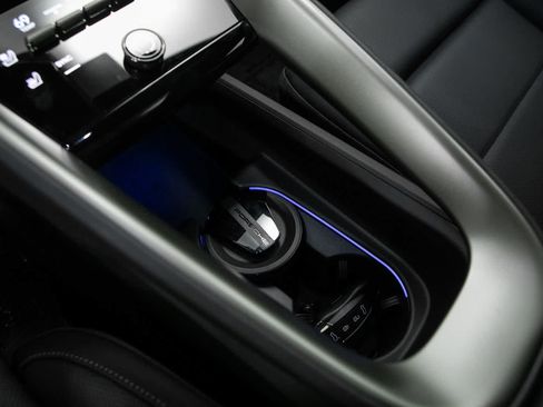 New 2026 Porsche Macan Turbo Electric AWD/4WD image 29