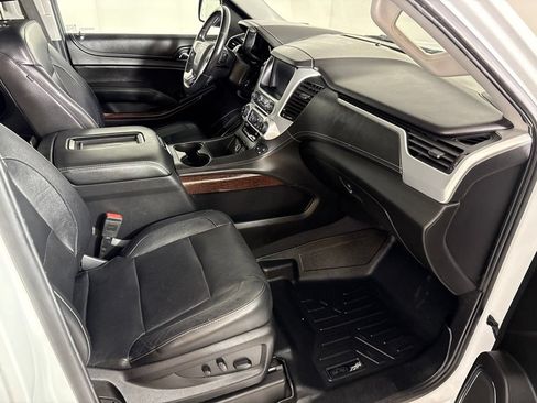 Used 2019 GMC Yukon XL SLT AWD/4WD image 17