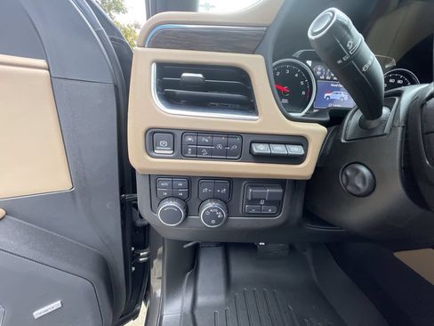 Certified 2021 Chevrolet Tahoe Premier w/ Premium Package AWD/4WD image 18