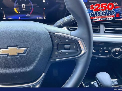 Used 2025 Chevrolet Trax LT w/ Driver Confidence Package FWD image 19