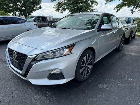 Used 2022 Nissan Altima 2.5 SV AWD/4WD image 3