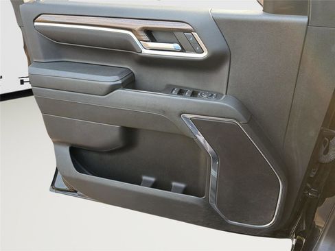 Used 2023 Chevrolet Silverado 1500 RST AWD/4WD image 9