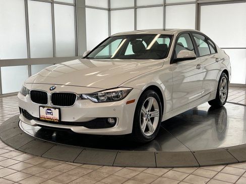 Used 2013 BMW 320i xDrive Sedan AWD/4WD image 3