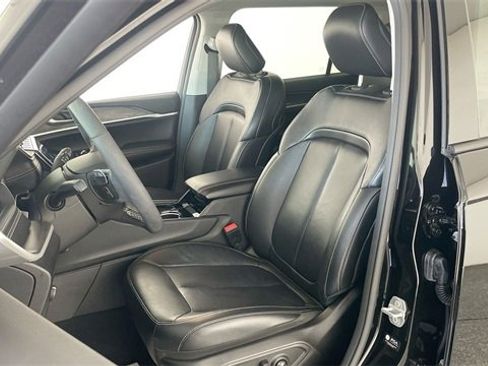 Used 2023 Jeep Grand Cherokee L Limited w/ Black Appearance Package image 34