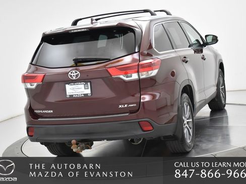 Used 2019 Toyota Highlander XLE image 18