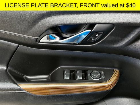 Used 2021 GMC Acadia SLE w/ Driver Convenience Package FWD image 10