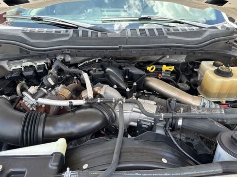 Used 2019 Ford F350 XLT image 4