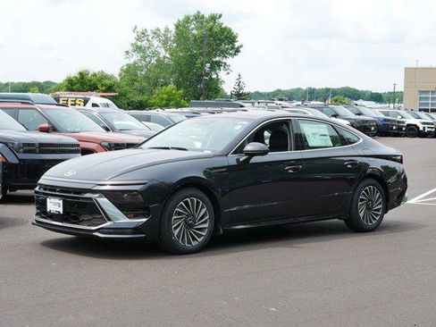 New 2025 Hyundai Sonata Limited image 2