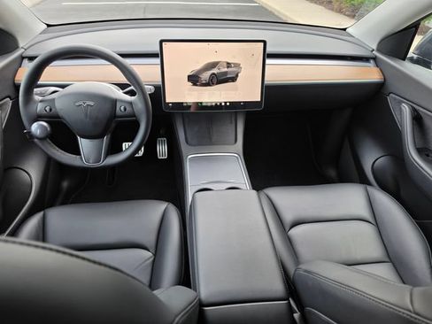 Used 2022 Tesla Model Y Performance AWD/4WD image 29